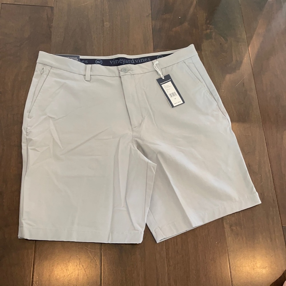 Vineyard Vines On The Go Short grey NEVER WORN